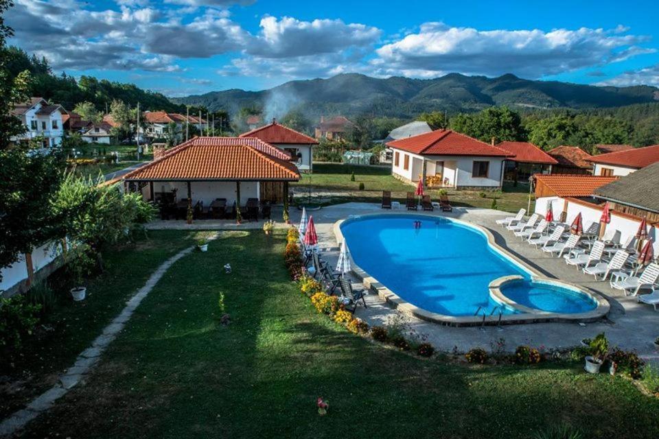 Complex Balkandzhii Apriltsi  Exterior photo
